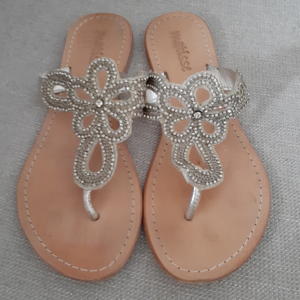 Matisse 100% Leather Slip-on Embellished Bling Thong Silver Beaded Sandal Size 6
